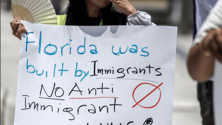 Más del 60 % de vecinos de Miami se oponen a las redadas migratorias del Gobierno de Trump Más del 60 % de vecinos de Miami se oponen a las redadas migratorias del Gobierno de Trump