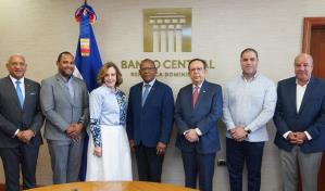 El gobernador del Banco Central se reúne con ejecutivos del Codia para pasar balance a la economía