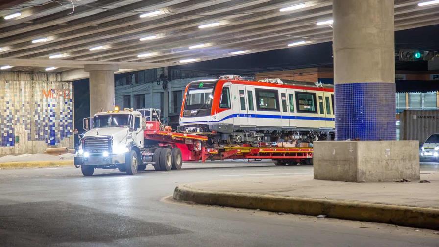 Llegan dos nuevos trenes al Metro de Santo Domingo para ampliar su capacidad Llegan dos nuevos trenes al Metro de Santo Domingo para ampliar su capacidad