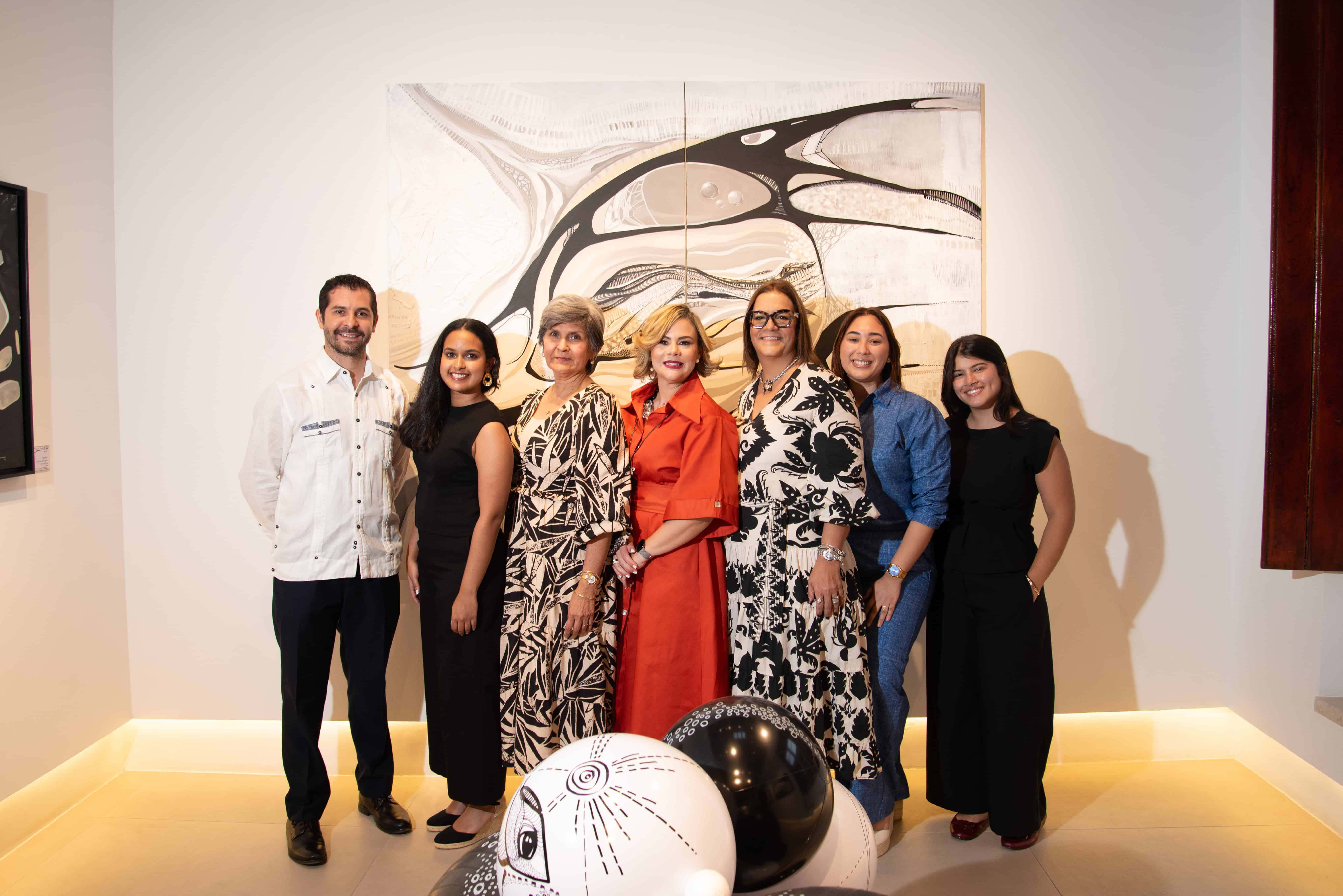 Carlos Galíndez, Dariely Guzmán, Iraida Velazco, Solange, Anitza Gutiérrez,Laura Núñez y Laura Arthur.