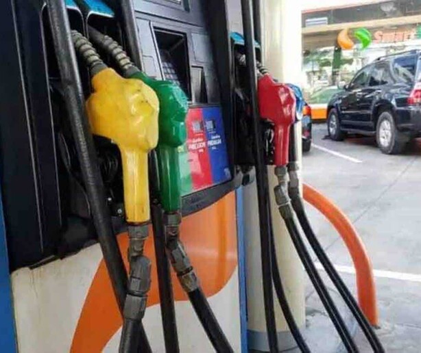 Tickets de combustible sin control drenan las arcas públicas Tickets de combustible sin control drenan las arcas públicas