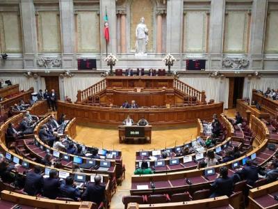 El Parlamento de Portugal aprueba reforma migratoria