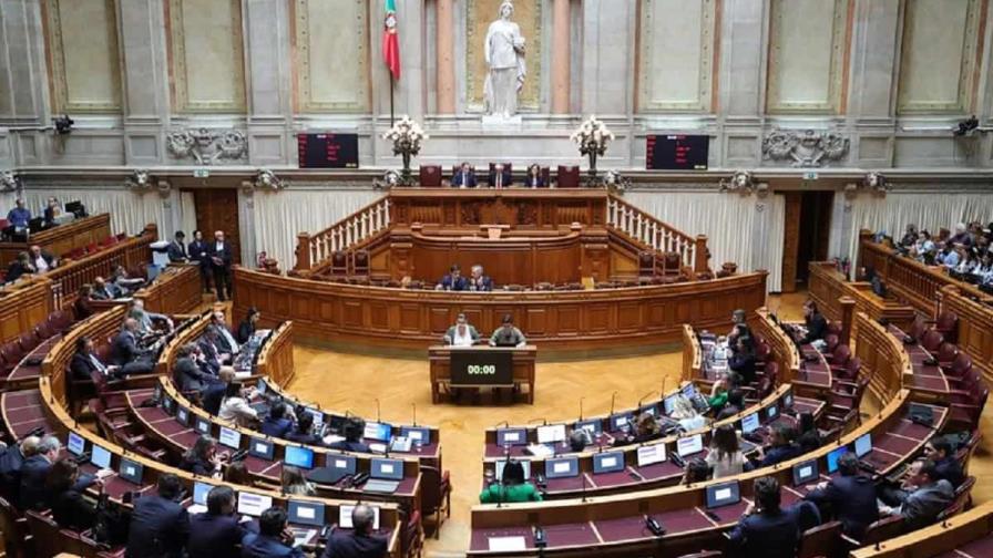 El Parlamento de Portugal aprueba reforma migratoria que limita la reagrupación familiar