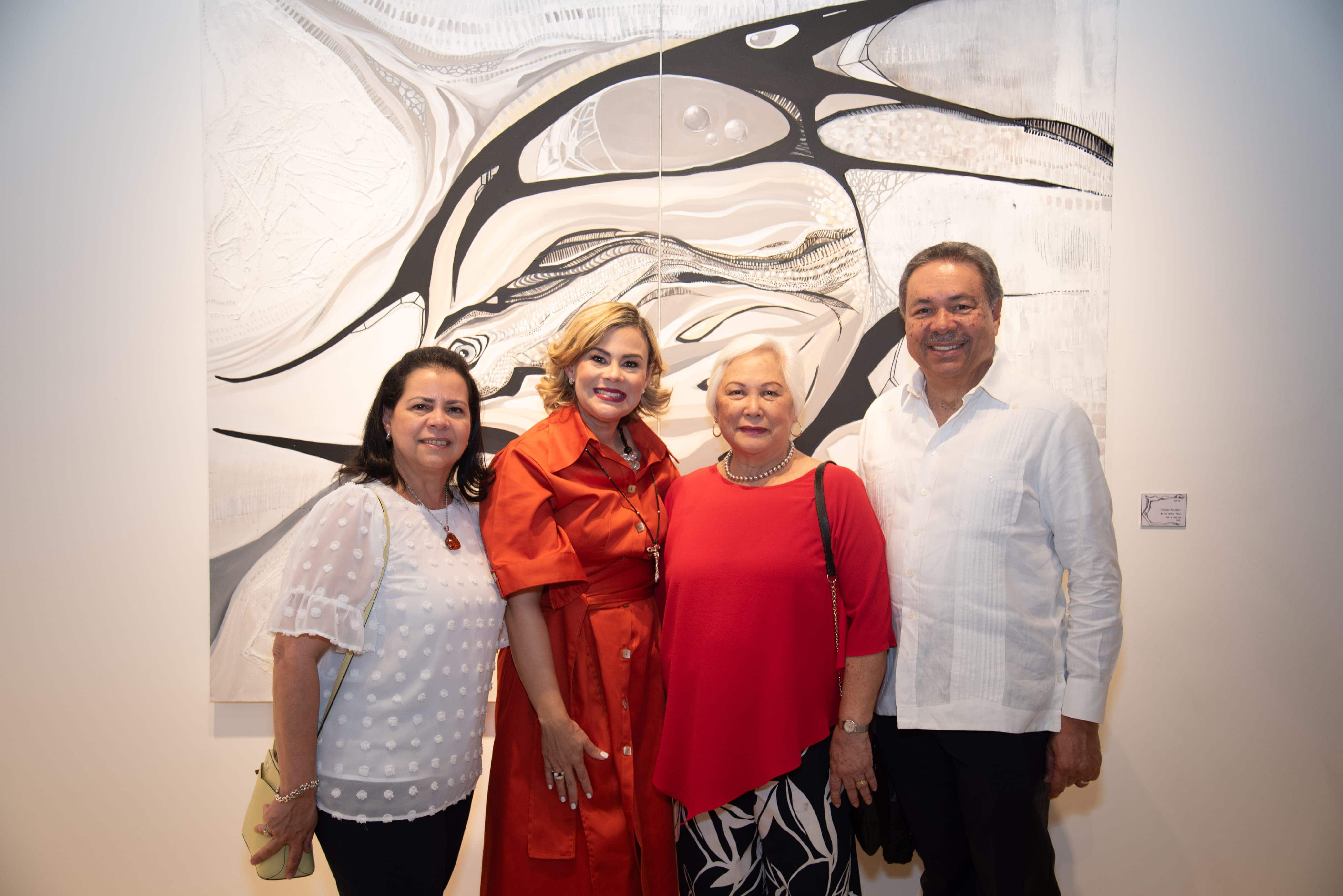 Sofi Suárez, Muyieng Sang, Simón Suárez.
