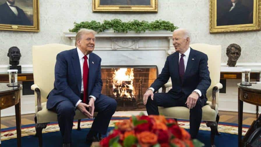 El presidente Joe Biden se reúne con el presidente electo Donald Trump en la Oficina Oval de la Casa Blanca, el miércoles 13 de noviembre de 2024, en Washington