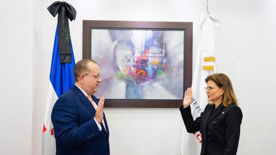 Juramentan a Magín Díaz como nuevo ministro de Hacienda Juramentan a Magín Díaz como nuevo ministro de Hacienda