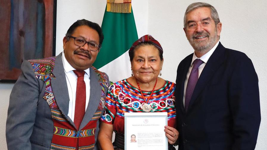 La premio Nobel Rigoberta Menchú se naturaliza mexicana La premio Nobel Rigoberta Menchú se naturaliza mexicana