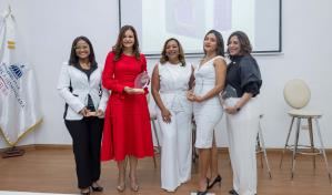 Irene Morillo pone en circulación su primer libro "Conviértete en Referente Estrella"