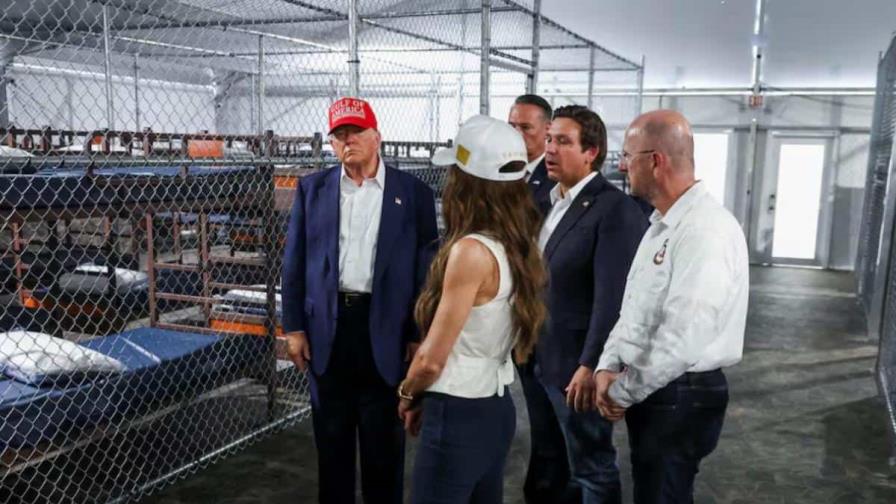Demandan al Gobierno de Trump por limitar asesoría legal a migrantes en Alligator Alcatraz Demandan al Gobierno de Trump por limitar asesoría legal a migrantes en Alligator Alcatraz