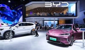 Concesionarios en China piden a fabricantes de autos frenar sobreoferta y guerra de precios