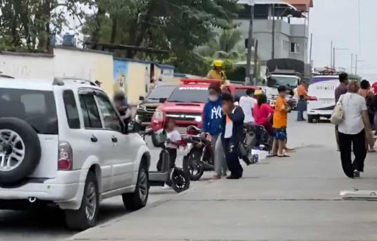 Ataque con químicos en escuela de Ecuador afecta a 30 niños, todos estables