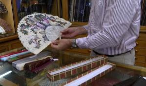 El abanico, un renovado accesorio imprescindible para enfrentar el calor