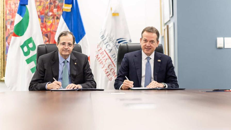 El BHD firma convenio con el Ministerio de Industria y Comercio para apoyar a las mipymes El BHD firma convenio con el Ministerio de Industria y Comercio para apoyar a las mipymes