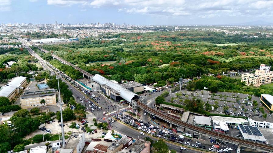 Radhamés Jiménez critica al Gobierno por cierre del metro en horario laboral: "Fue un caos" Radhamés Jiménez critica al Gobierno por cierre del metro en horario laboral: "Fue un caos"