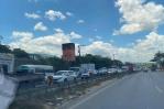 Accidente múltiple en autopista Joaquín Balaguer provoca congestión vehicular Accidente múltiple en autopista Joaquín Balaguer provoca congestión vehicular