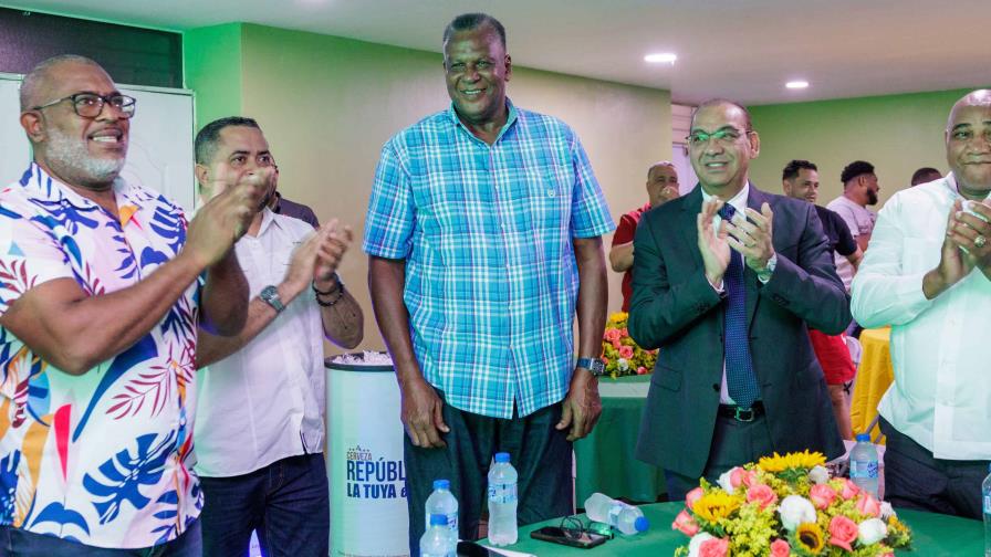 Club San Carlos presenta parte de su estructura de baloncesto superior 2025