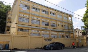 Abinader responde a Danilo sobre aulas y tanda extendida: Obras que dejaron eran un desastre