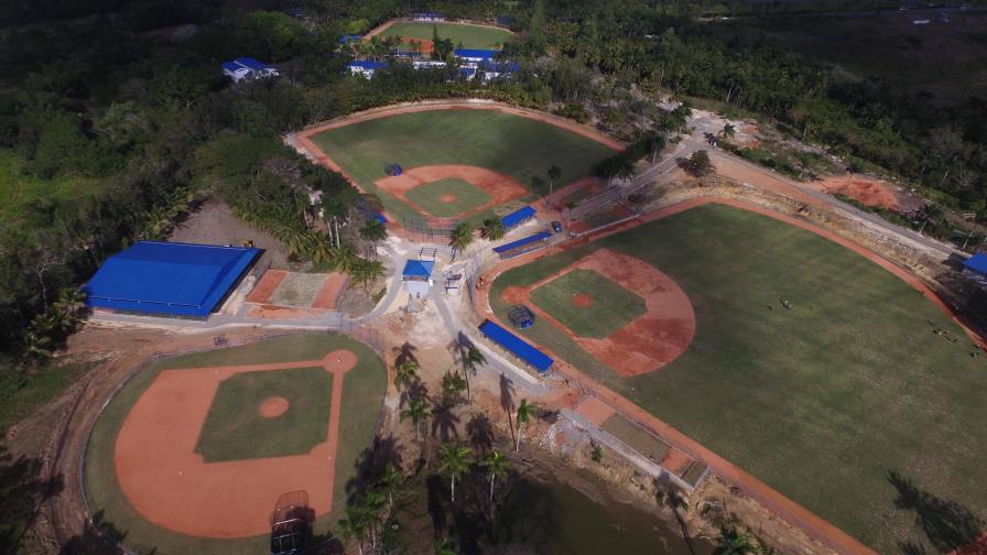 Boca Chica cuenta con 22 escuelas de béisbol.