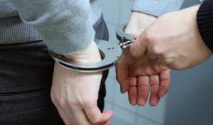 Arrestan a una pareja tras asalto a banca en Santiago que se hizo viral