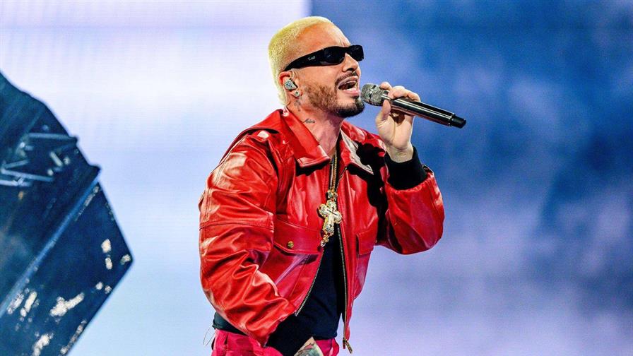 J Balvin se suma al Super Bowl como capit&aacute;n en partido de Flag Football