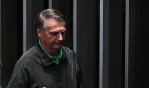Bolsonaro es trasladado a la Policía Federal para colocarle una tobillera electrónica Bolsonaro es trasladado a la Policía Federal para colocarle una tobillera electrónica