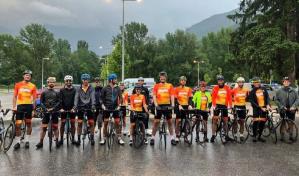 La Etapa del Tour: ciclistas aficionados viven la experiencia del pelotón profesional La Etapa del Tour: ciclistas aficionados viven la experiencia del pelotón profesional
