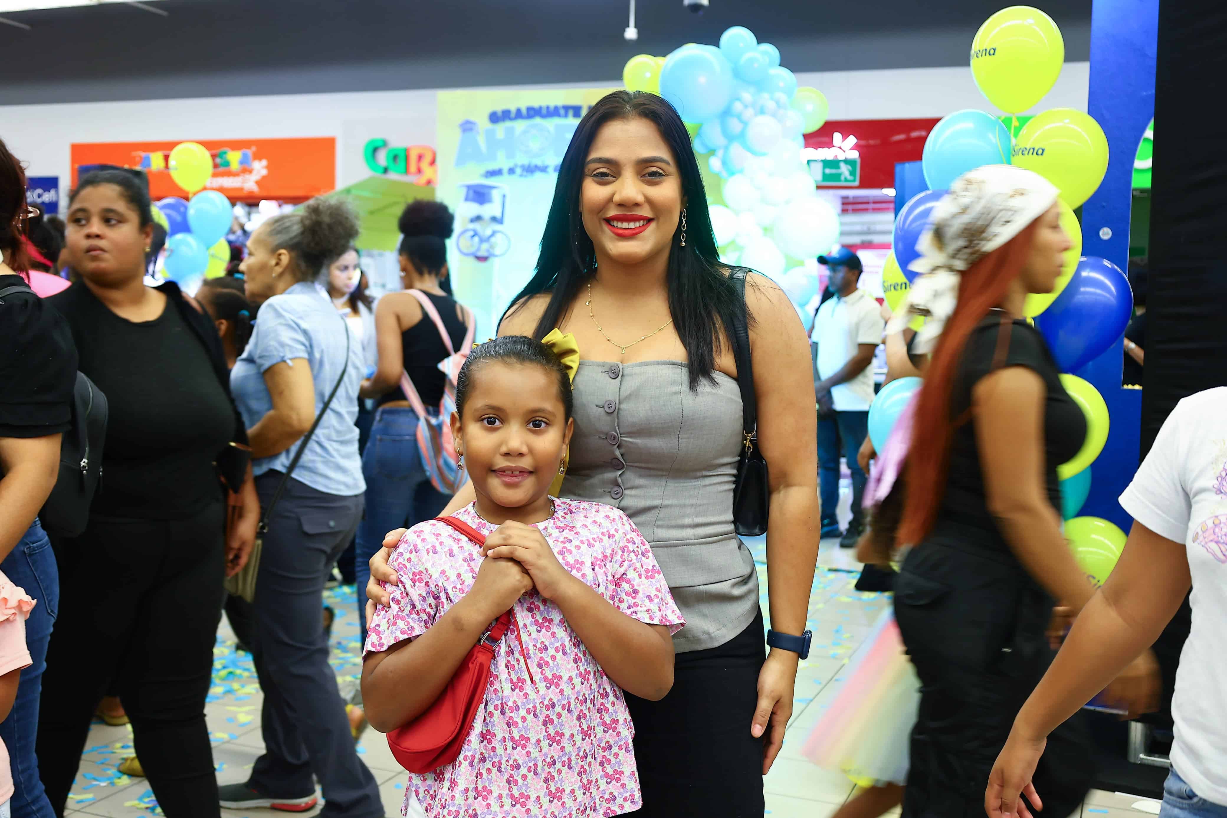 Pilar Rodríguez y Cristal Durán. 