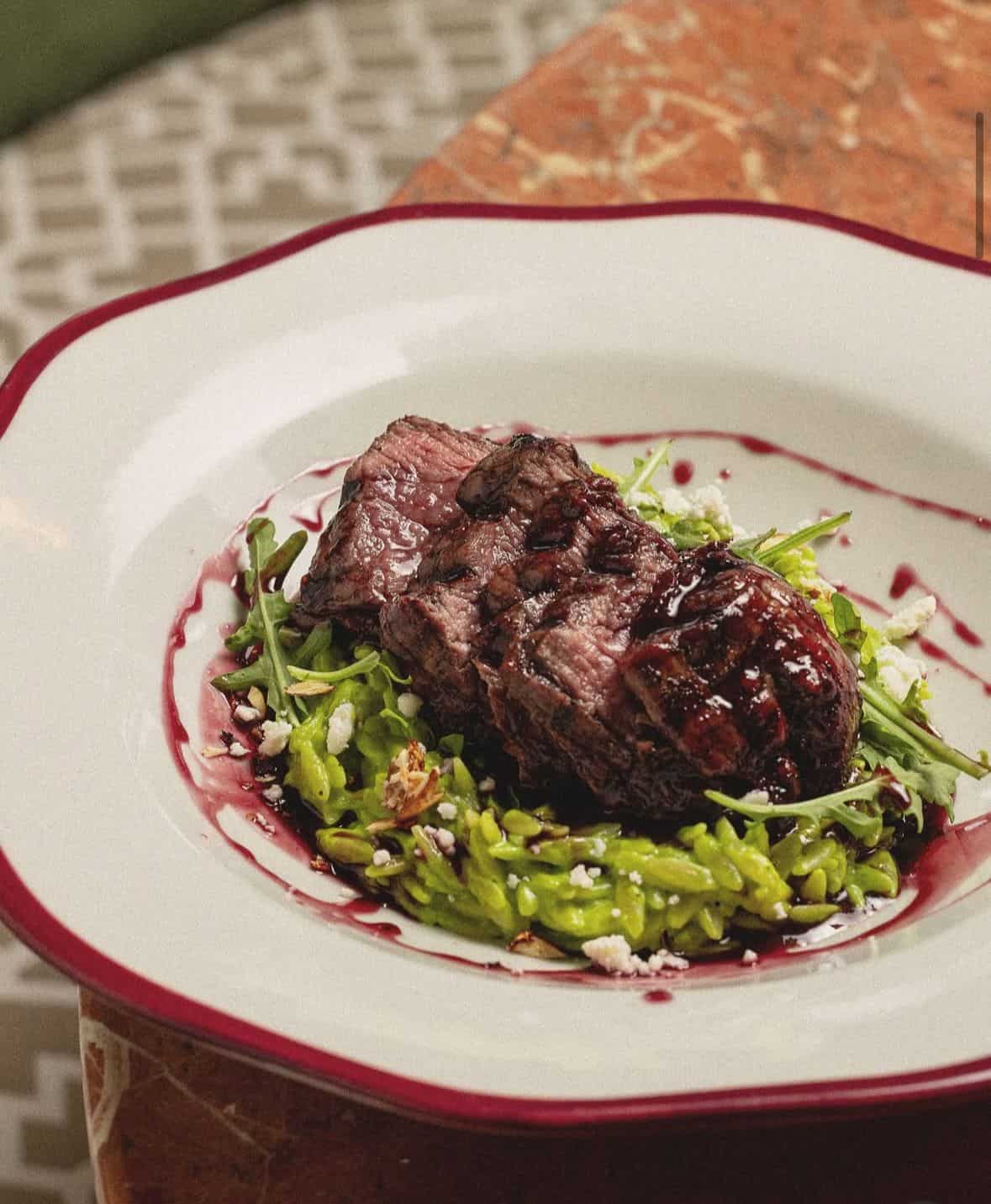 Tenderloin al vino tinto.