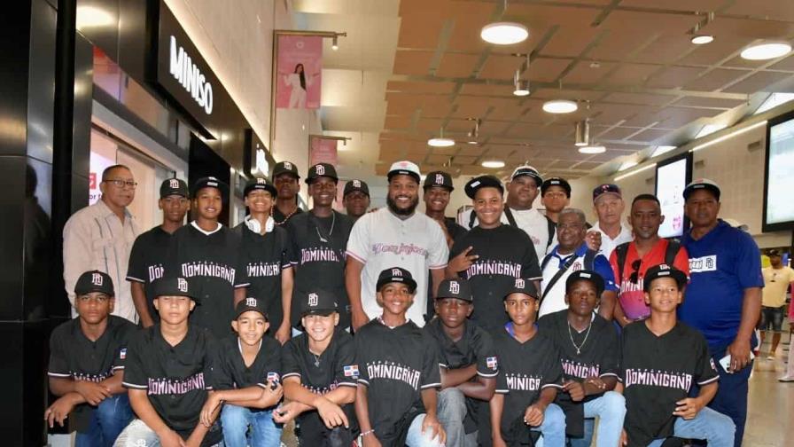 Selección dominicana parte hacia Taiwán para competir en la Copa Mundial de Béisbol U12 WB