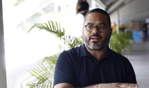 Aníbal Casso, el creativo de Cotuí que ha trabajado campañas con Beyoncé y Eminem