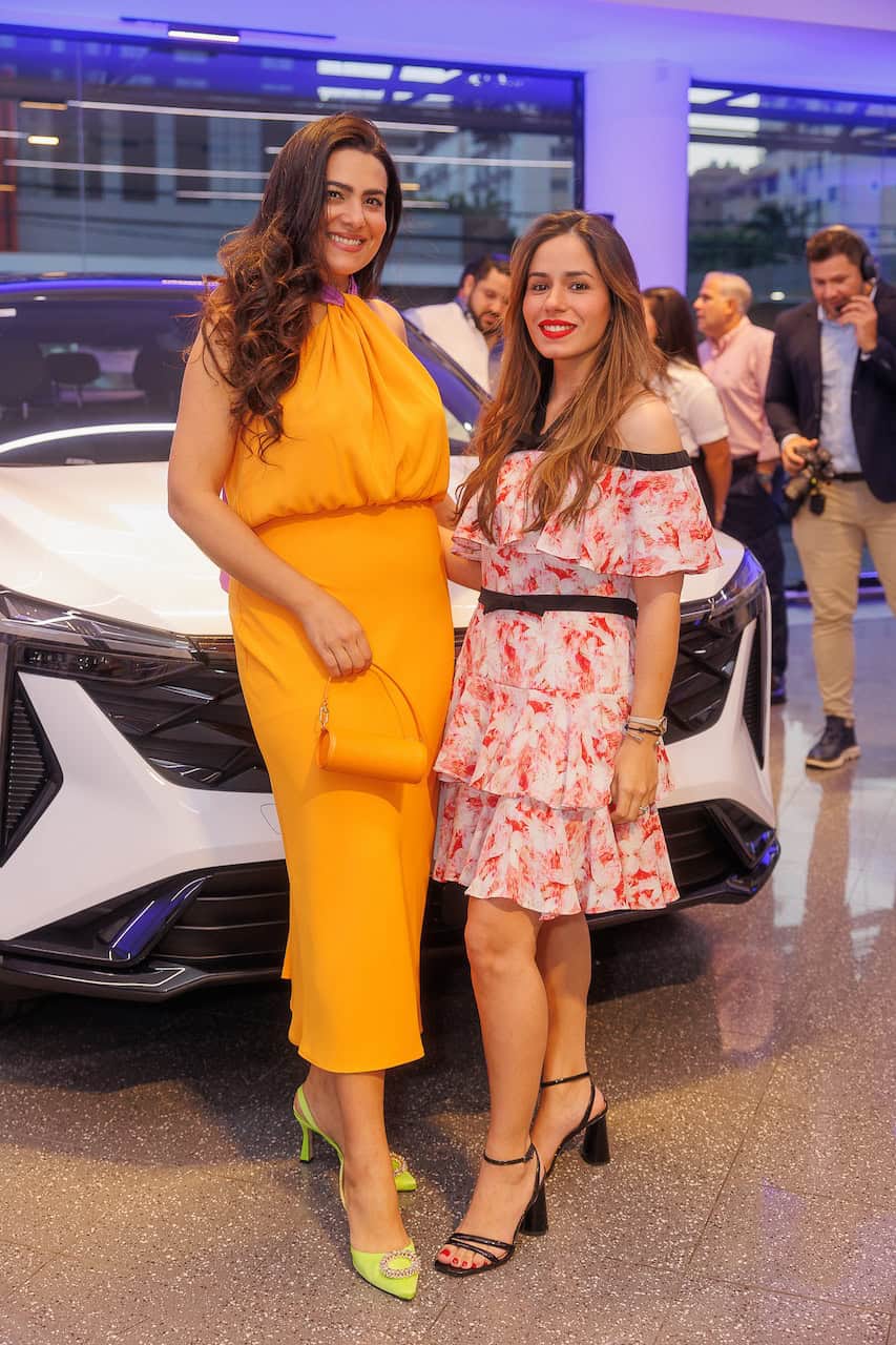 Sarah López Jorge y Nicole Marie Torres.