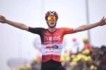 Pogacar fue operado con éxito de la clavícula tras su caída en la Vuelta Pogacar fue operado con éxito de la clavícula tras su caída en la Vuelta