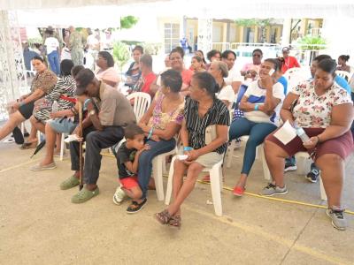 Buque hospital de EE. UU. atiende a más de 1,500 personas en PP