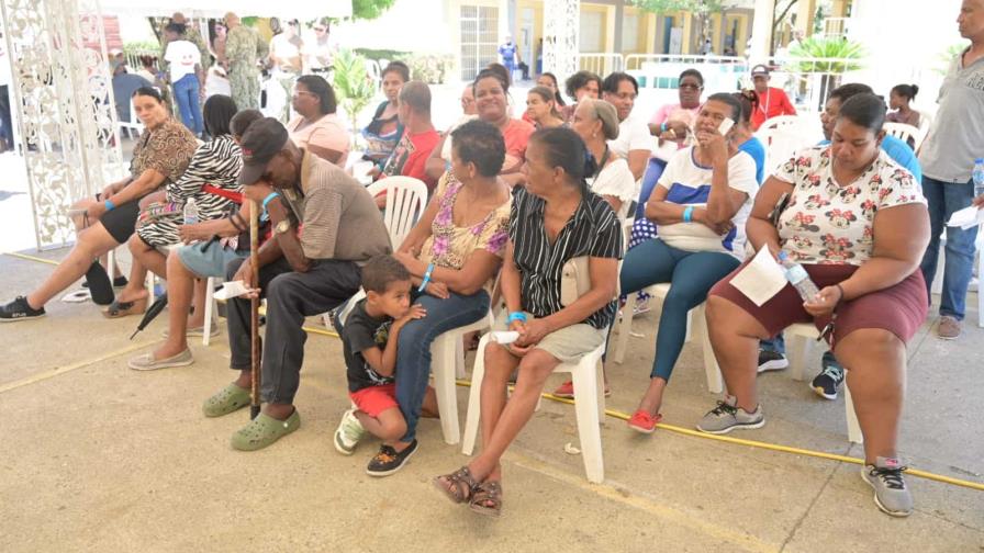 Misión médica de Estados Unidos atiende a más de 1,500 personas en Puerto Plata