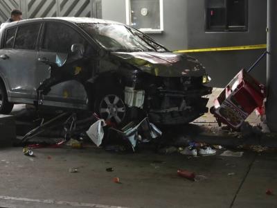 Vehículo atropella a multitud en Los Ángeles y deja 28 heridos