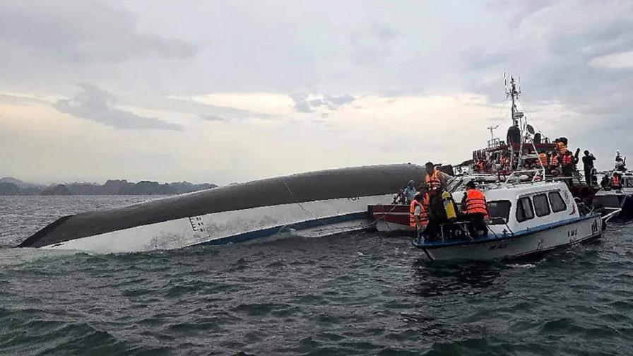 Al menos 18 muertos al volcar un barco turístico en Vietnam Al menos 18 muertos al volcar un barco turístico en Vietnam