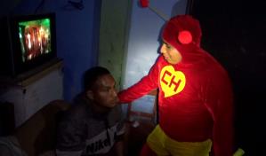 Un Chapulín Colorado se suma a la policía antidrogas en Perú