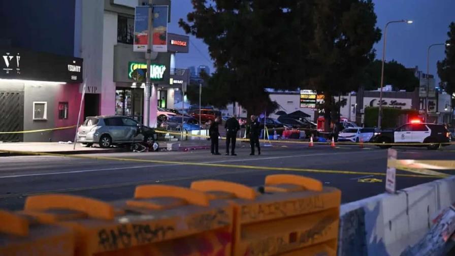 Policía detiene al sospechoso de atropellar a multitud en Los Ángeles Policía detiene al sospechoso de atropellar a multitud en Los Ángeles