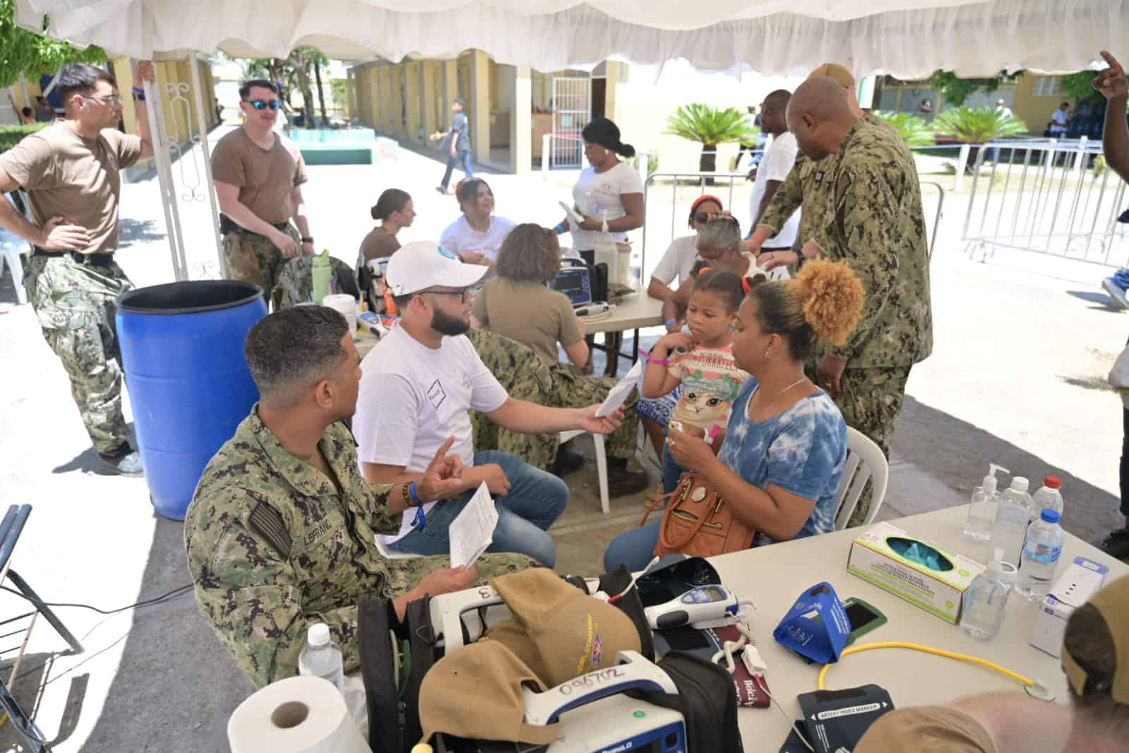 El operativo forma parte de la agenda de cooperación humanitaria y asistencia médica que lidera el buque hospital en su séptima visita al país, como parte de la misión Promesa Continua 2025