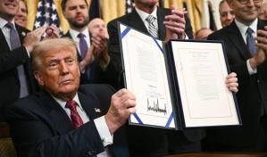 Aranceles, redadas migratorias y recortes: el polémico medio año de Donald Trump