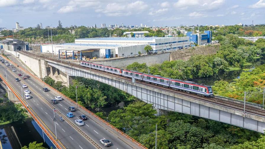 Opret pide paciencia a usuarios del Metro; trenes de seis vagones siguen en fase de adaptación