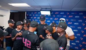 Juan Soto recibe en el Citi Field de Nueva York a la Selección Nacional de Béisbol Sub-12 Juan Soto recibe en el Citi Field de Nueva York a la Selección Nacional de Béisbol Sub-12