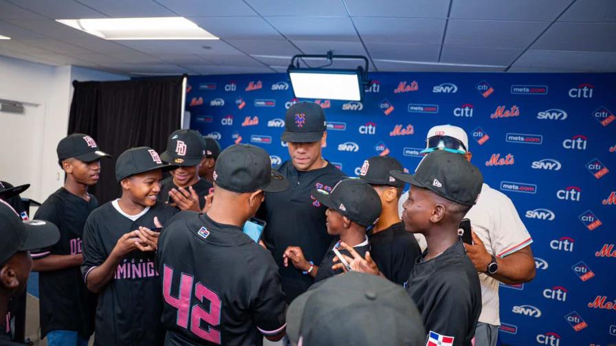Juan Soto recibe en el Citi Field de Nueva York a la Selección Nacional de Béisbol Sub-12 Juan Soto recibe en el Citi Field de Nueva York a la Selección Nacional de Béisbol Sub-12