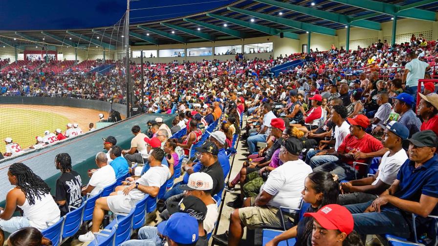 Atléticos blanquean a Granjeros en arranque de Liga de Verano