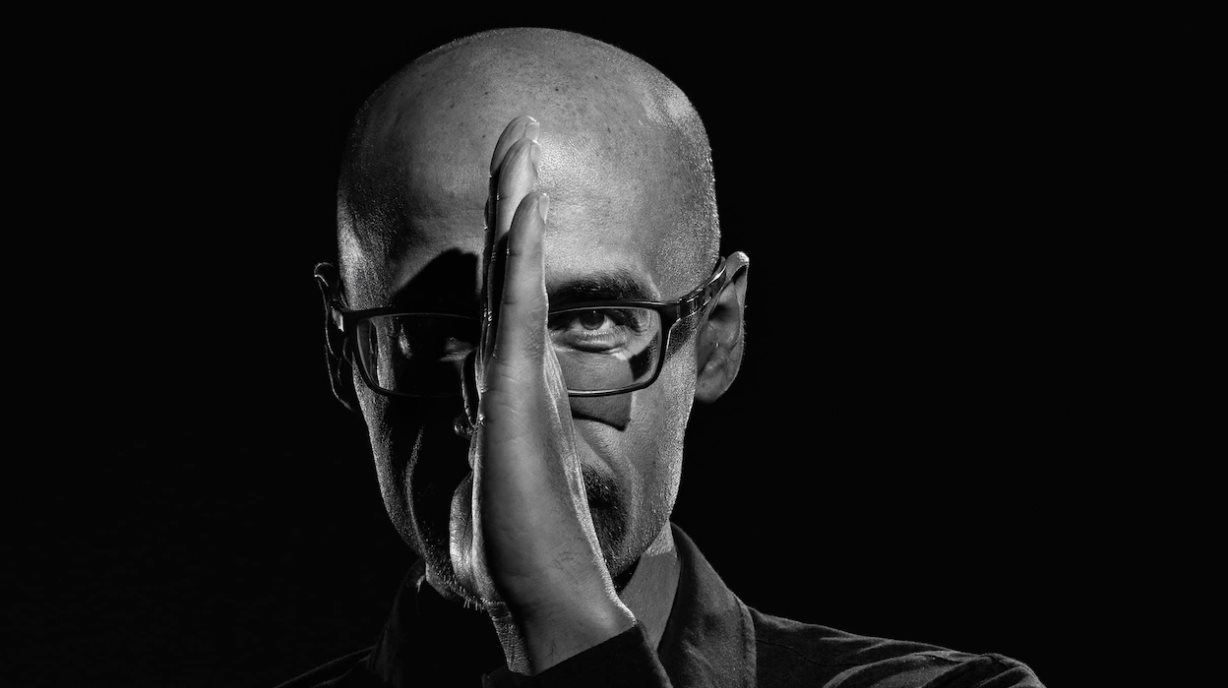 Junot Díaz: "Si vives en una sociedad, tienes una deuda con ella"