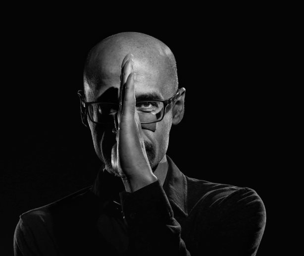 Junot Díaz: "Si vives en una sociedad, tienes una deuda con ella" Junot Díaz: "Si vives en una sociedad, tienes una deuda con ella"