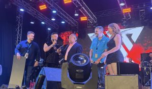 Sgacedom reconoce a Elvis Martínez en la Gran Arena del Cibao