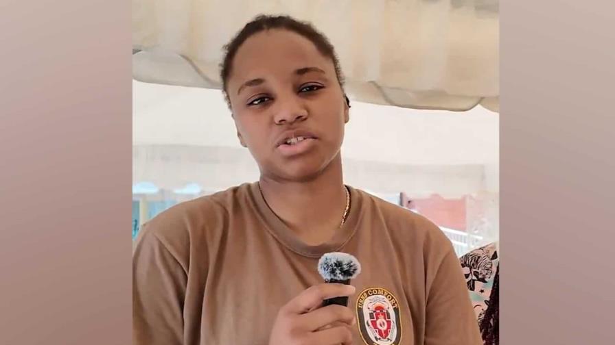 Dominicana tripulante de buque hospital de EE. UU. se reencuentra con su familia en Puerto Plata