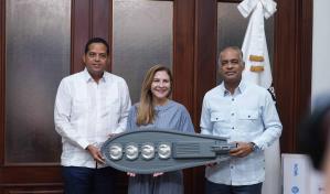 Energía y Minas dona mil lámparas al ADN para ser instaladas en la circunscripción tres