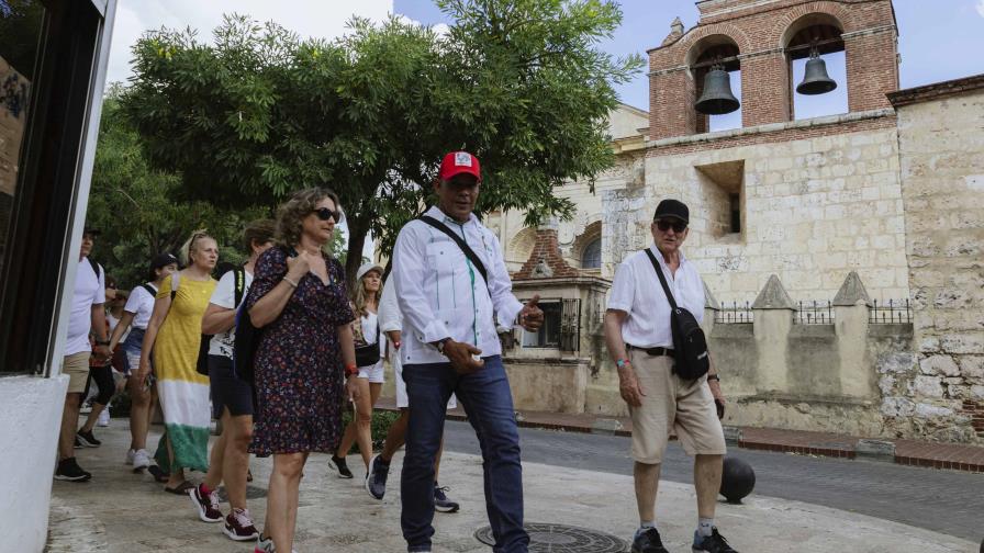 Las asociaciones rechazan el llamado a huelga de guías turísticos Las asociaciones rechazan el llamado a huelga de guías turísticos